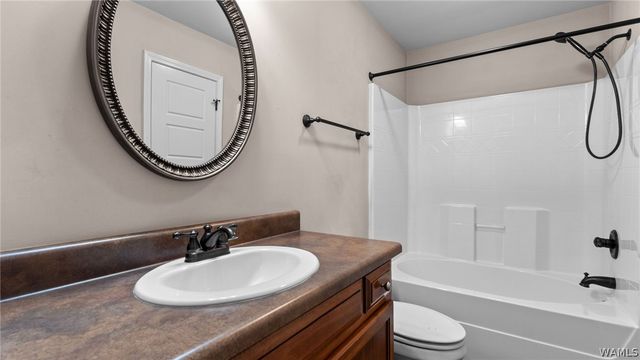 1848 Mimosa Gardens Dr, Tuscaloosa, AL 35405