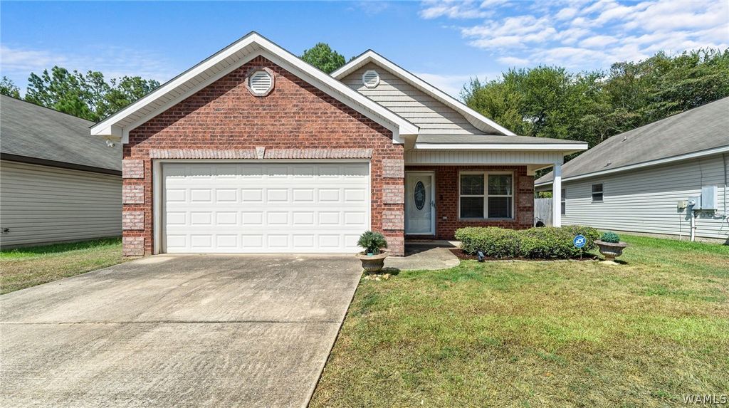 1848 Mimosa Gardens Dr, Tuscaloosa, AL 35405