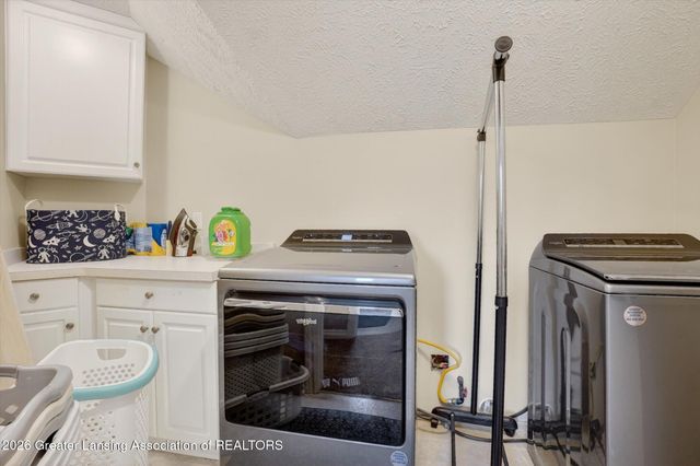 3919 Turnberry Lane, Okemos, MI 48864
