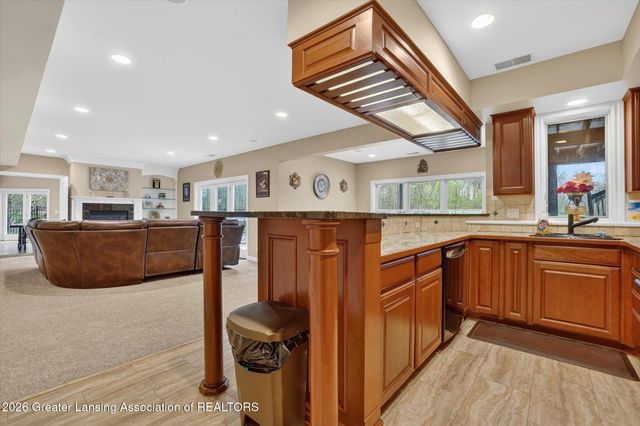 3919 Turnberry Lane, Okemos, MI 48864