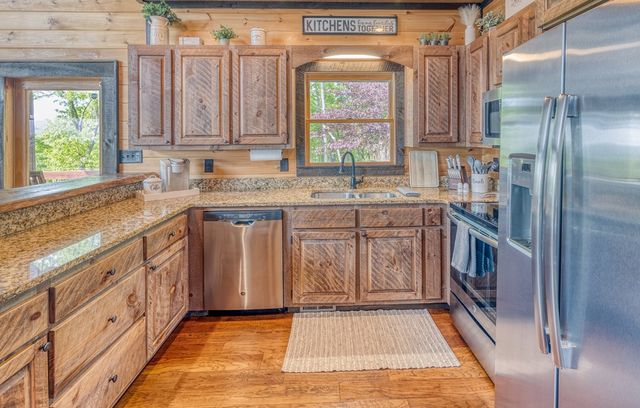 74 Hickory Hollow, Mineral Bluff, GA 30559