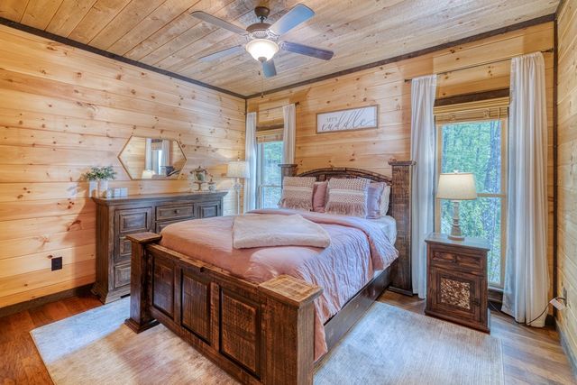 74 Hickory Hollow, Mineral Bluff, GA 30559