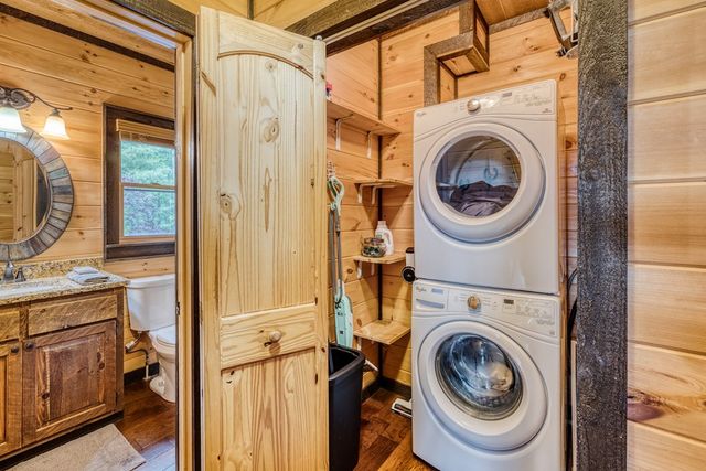 74 Hickory Hollow, Mineral Bluff, GA 30559