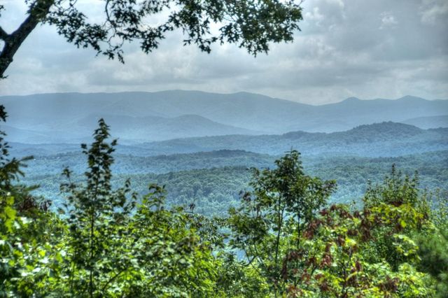 74 Hickory Hollow, Mineral Bluff, GA 30559