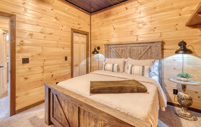 74 Hickory Hollow, Mineral Bluff, GA 30559