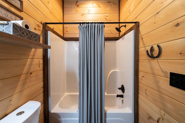 74 Hickory Hollow, Mineral Bluff, GA 30559