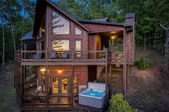 74 Hickory Hollow, Mineral Bluff, GA 30559