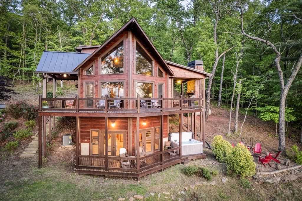 74 Hickory Hollow, Mineral Bluff, GA 30559