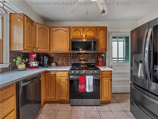 218 Forest Circle, South Charleston, WV 25303