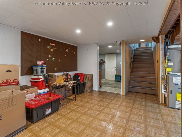 218 Forest Circle, South Charleston, WV 25303