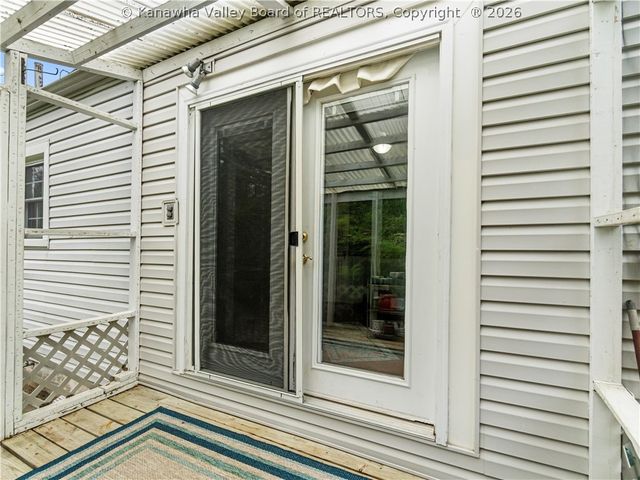 218 Forest Circle, South Charleston, WV 25303
