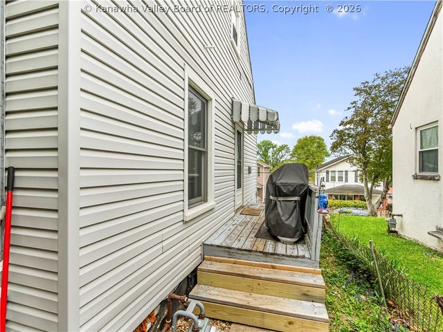 218 Forest Circle, South Charleston, WV 25303