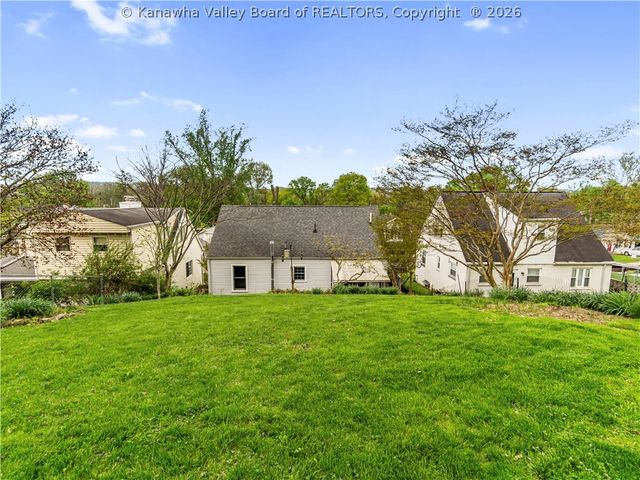 218 Forest Circle, South Charleston, WV 25303