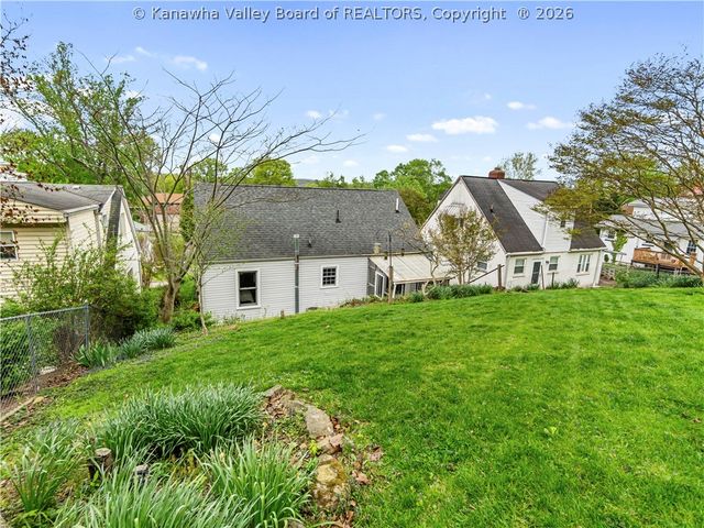 218 Forest Circle, South Charleston, WV 25303