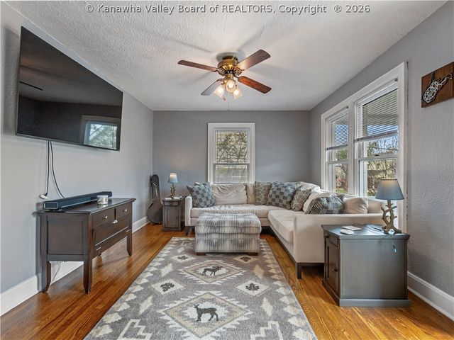 218 Forest Circle, South Charleston, WV 25303