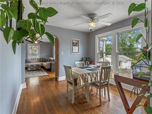 218 Forest Circle, South Charleston, WV 25303