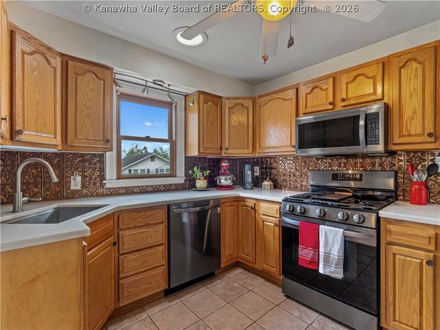 218 Forest Circle, South Charleston, WV 25303