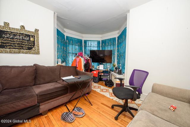 802 Myrtle Avenue, Albany, NY 12208