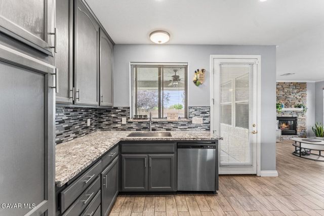 3851 W Avenue J15, Lancaster, CA 93536
