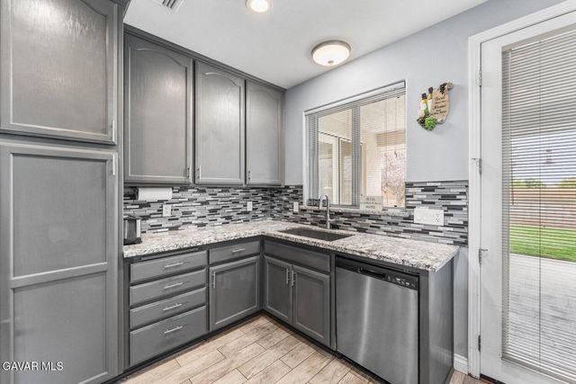 3851 W Avenue J15, Lancaster, CA 93536