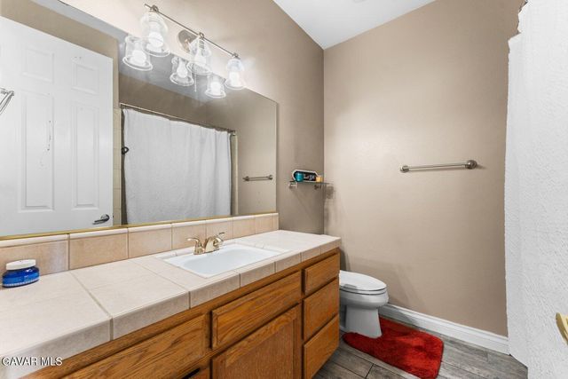 3851 W Avenue J15, Lancaster, CA 93536