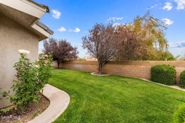 3851 W Avenue J15, Lancaster, CA 93536