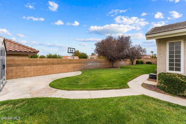3851 W Avenue J15, Lancaster, CA 93536