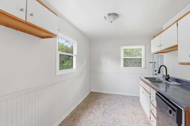 1091 S Ashburton Road, Columbus, OH 43227