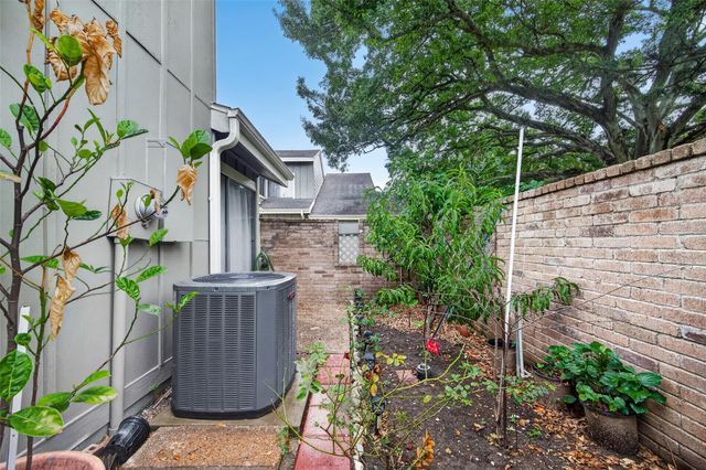 13025 Leader Street, Houston, TX 77072