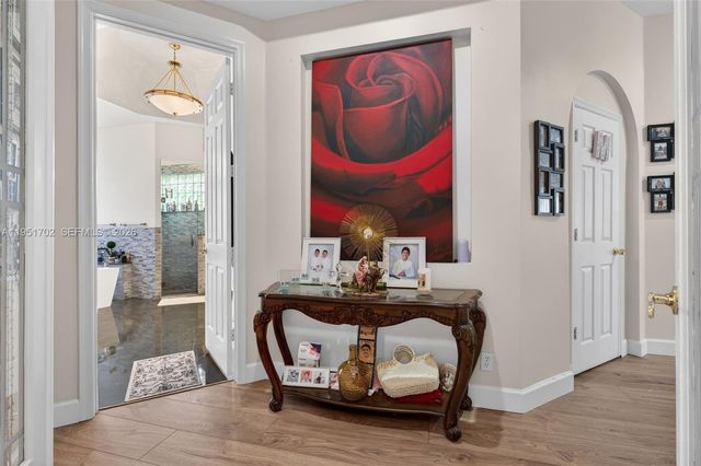 104 Dockside Circle, Weston, FL 33327