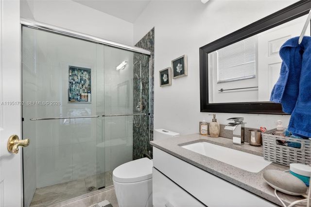 104 Dockside Circle, Weston, FL 33327