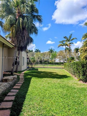 104 Dockside Circle, Weston, FL 33327