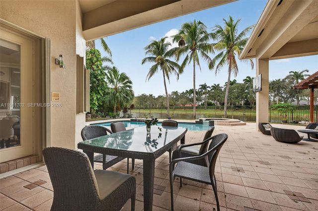 104 Dockside Circle, Weston, FL 33327