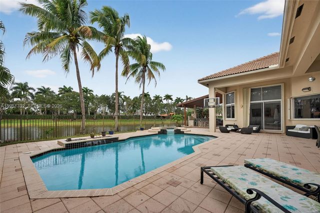 104 Dockside Circle, Weston, FL 33327