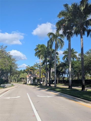 104 Dockside Circle, Weston, FL 33327