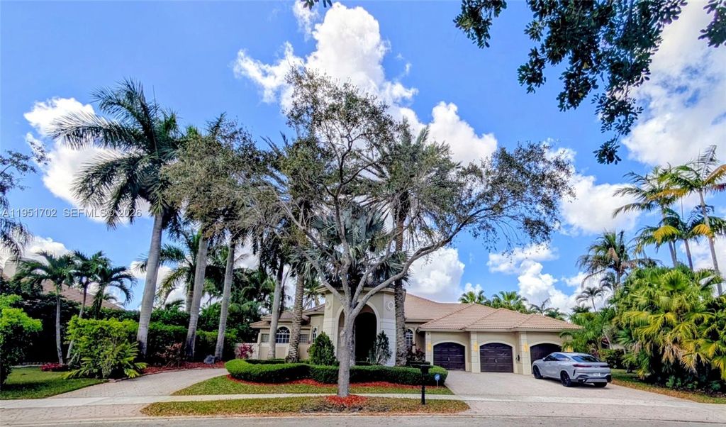 104 Dockside Circle, Weston, FL 33327