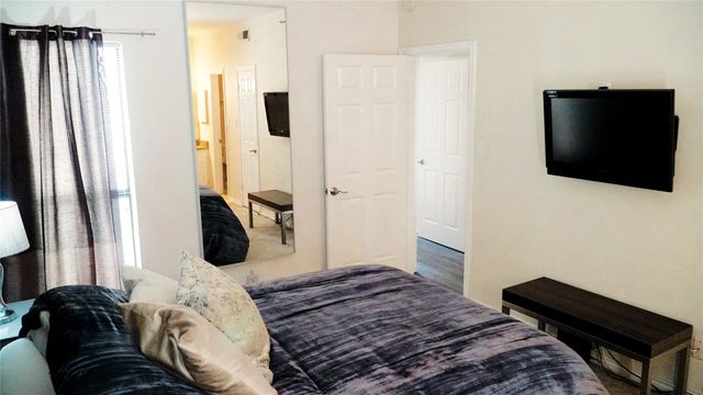 3105 San Jacinto Street 220, Dallas, TX 75204