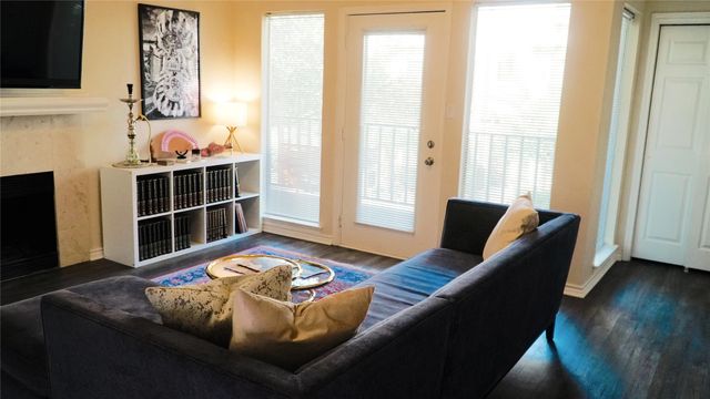3105 San Jacinto Street 220, Dallas, TX 75204