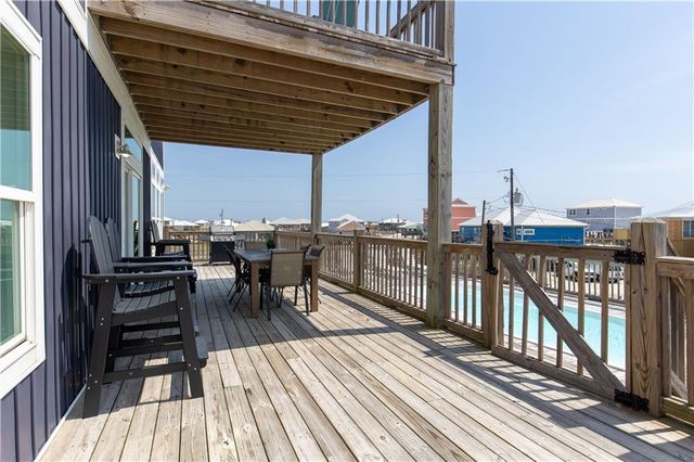 105 Quebec Court, Dauphin Island, AL 36528