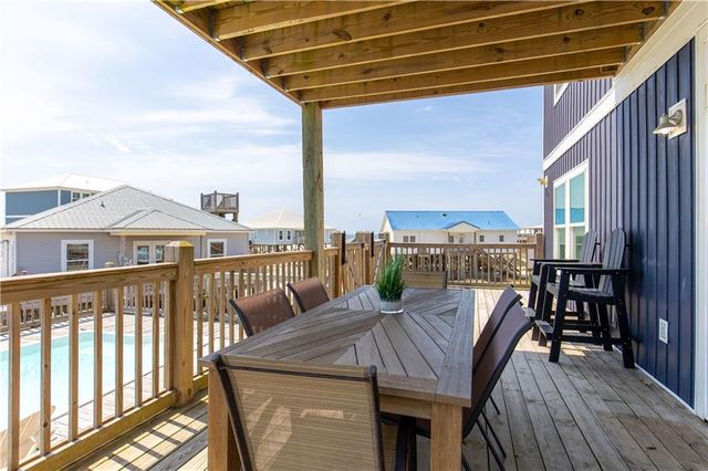 105 Quebec Court, Dauphin Island, AL 36528