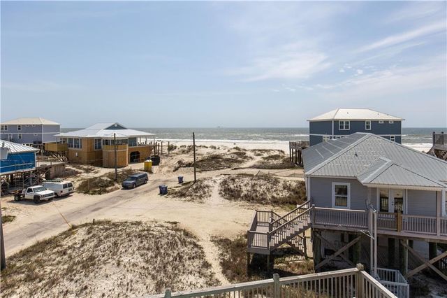 105 Quebec Court, Dauphin Island, AL 36528