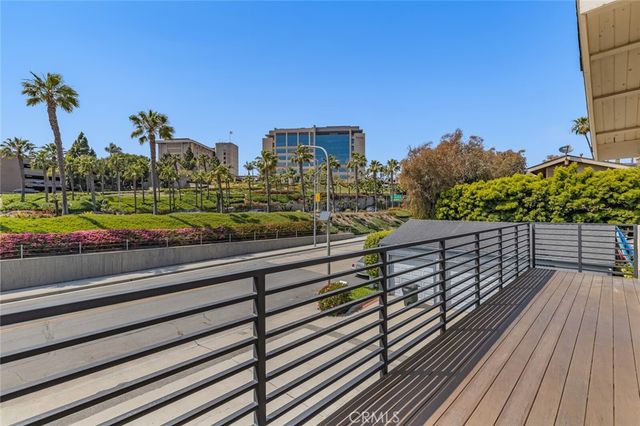 222 Old Newport Boulevard, Newport Beach, CA 92663