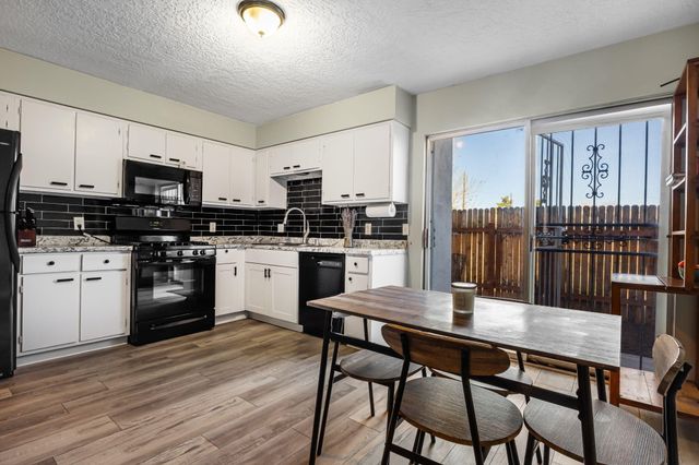 1121 Chelwood Park Boulevard NE APT 6, Albuquerque, NM 87112