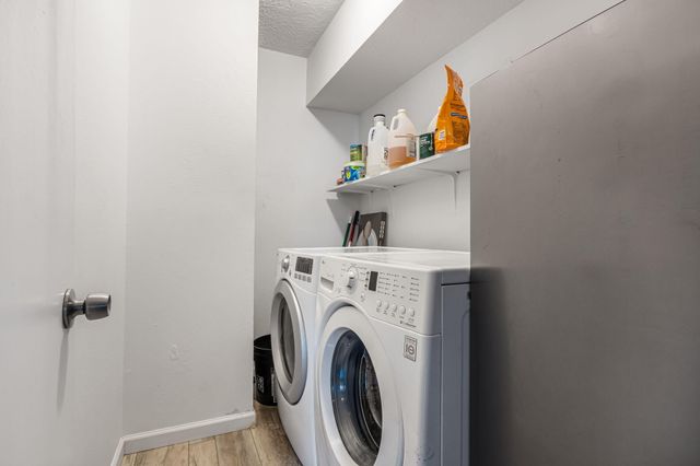 1121 Chelwood Park Boulevard NE APT 6, Albuquerque, NM 87112