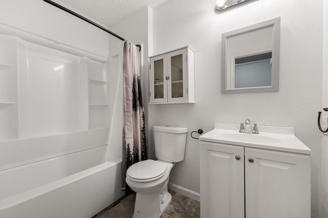 1121 Chelwood Park Boulevard NE APT 6, Albuquerque, NM 87112