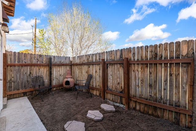 1121 Chelwood Park Boulevard NE APT 6, Albuquerque, NM 87112