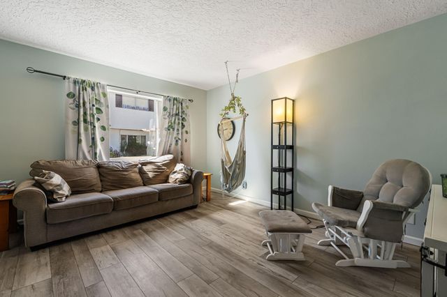 1121 Chelwood Park Boulevard NE APT 6, Albuquerque, NM 87112