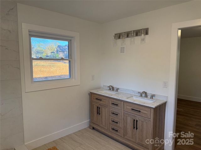 1208 Mariposa Road, Stanley, NC 28164