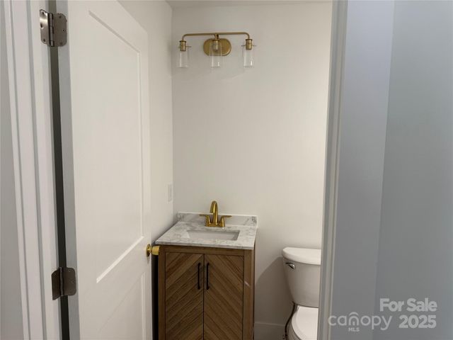 1208 Mariposa Road, Stanley, NC 28164