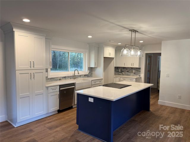 1208 Mariposa Road, Stanley, NC 28164